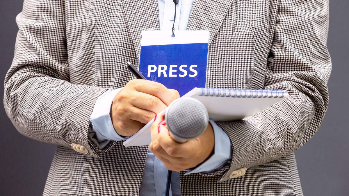 How ‘Anonymous Quotes’ Are Used by Political Journalists and Spin Doctors to Deceive the Public